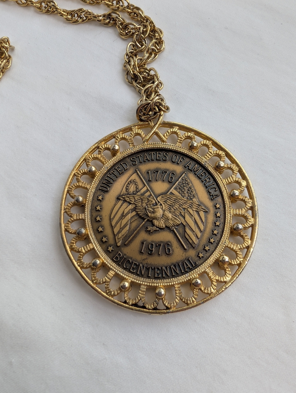 1976 Bicentennial Gold Coin Medallion Vintage Pendant Necklace
